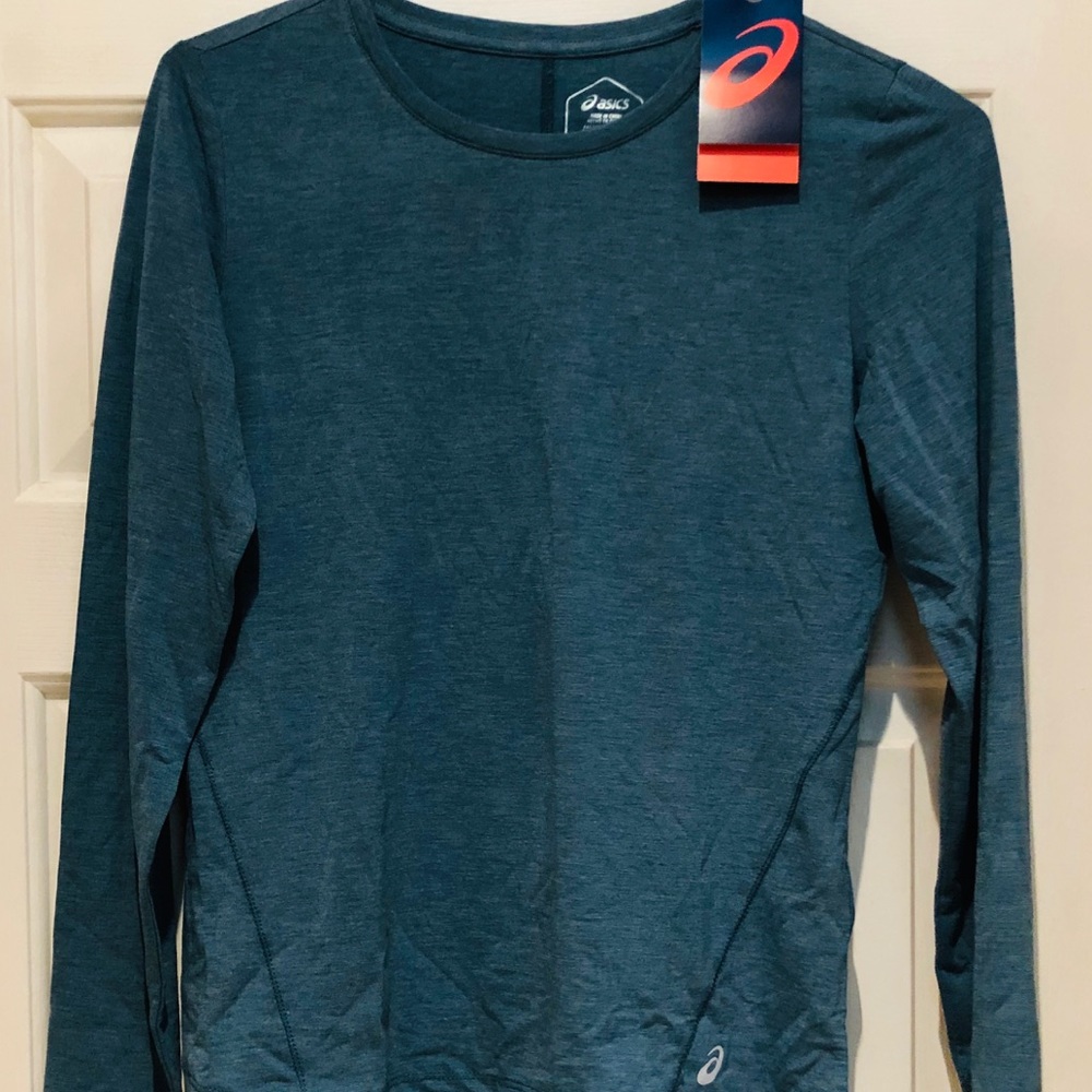 NWT ASICS Medium Long sleeve T-shirt